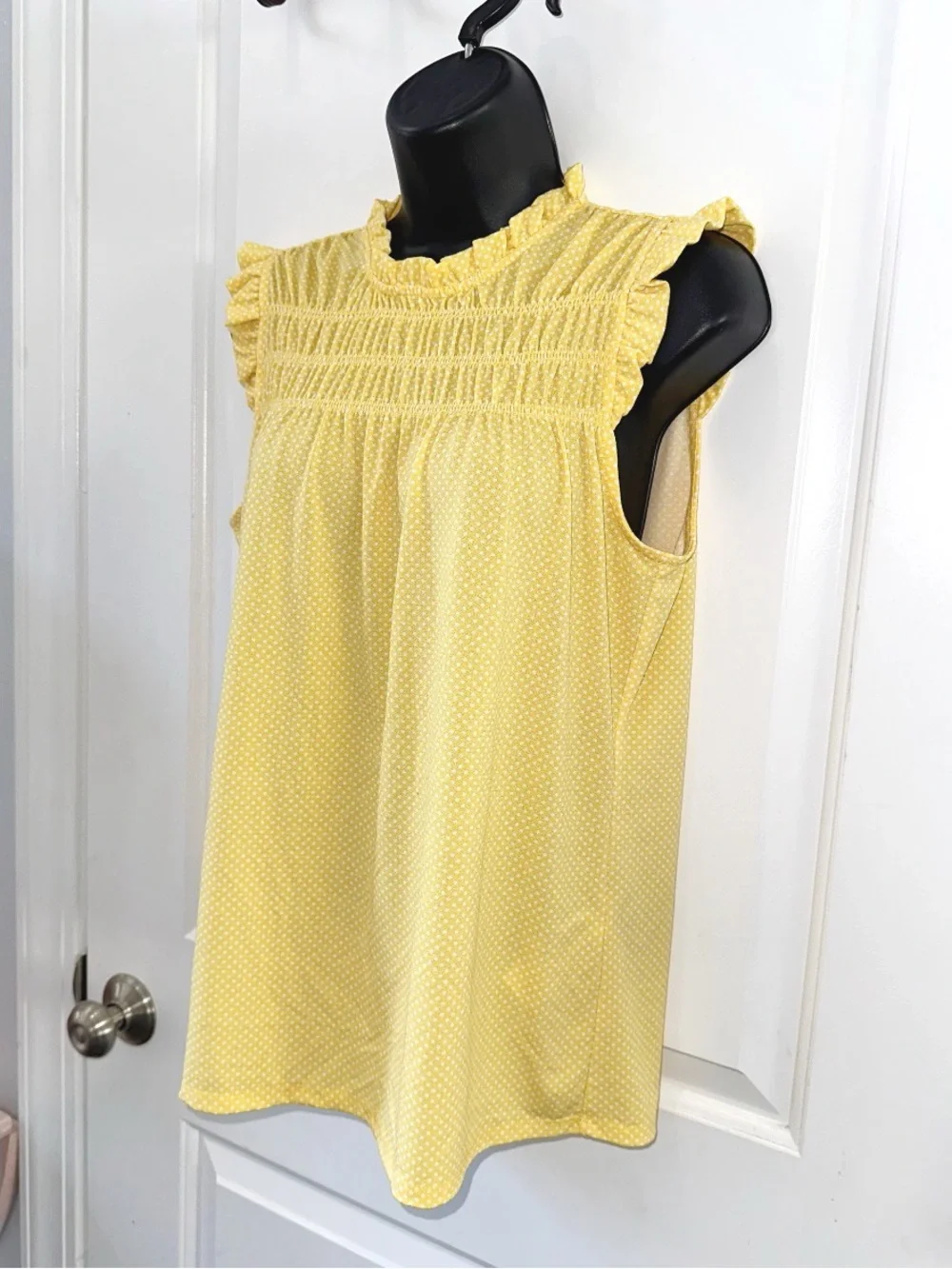 Adrianna Papell Yellow Smocked Ruffled Cap Sleeve top size Medium - Picture 2 of 5